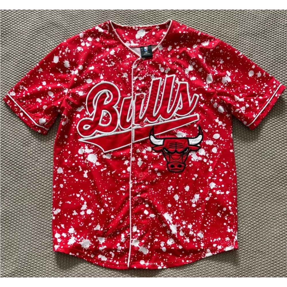 NBA Men’s Basketball Jersey Chicago‎ Bulls Paint Splatter Button Down Size Small